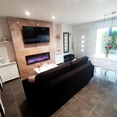 Cocon Romantique Avec Jacuzzi Exterieur Rosières-près-Troyes Buitenkant foto