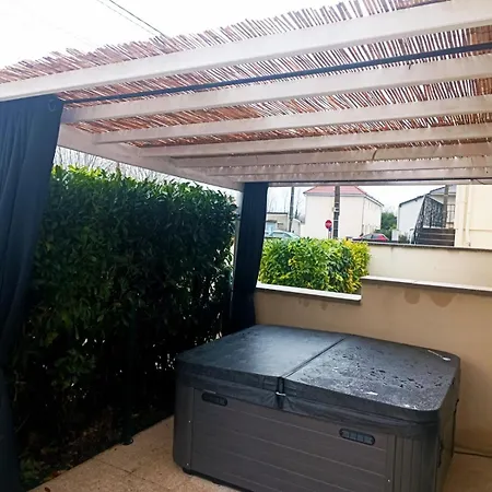Cocon Romantique Avec Jacuzzi Exterieur Rosières-près-Troyes Buitenkant foto
