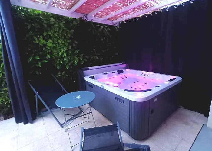 Cocon Romantique Avec Jacuzzi Exterieur